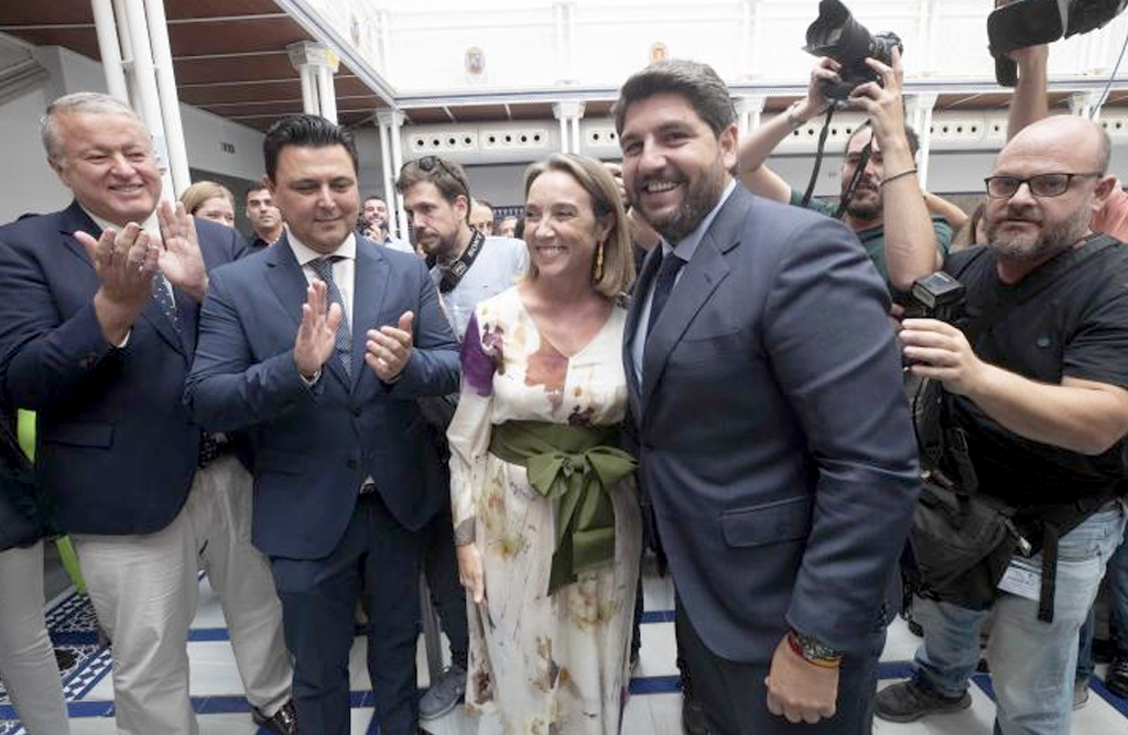 Lpez Miras, reelegido presidente de la Comunidad Autnoma de la Regin de Murcia, por los votos del PP y de Vox